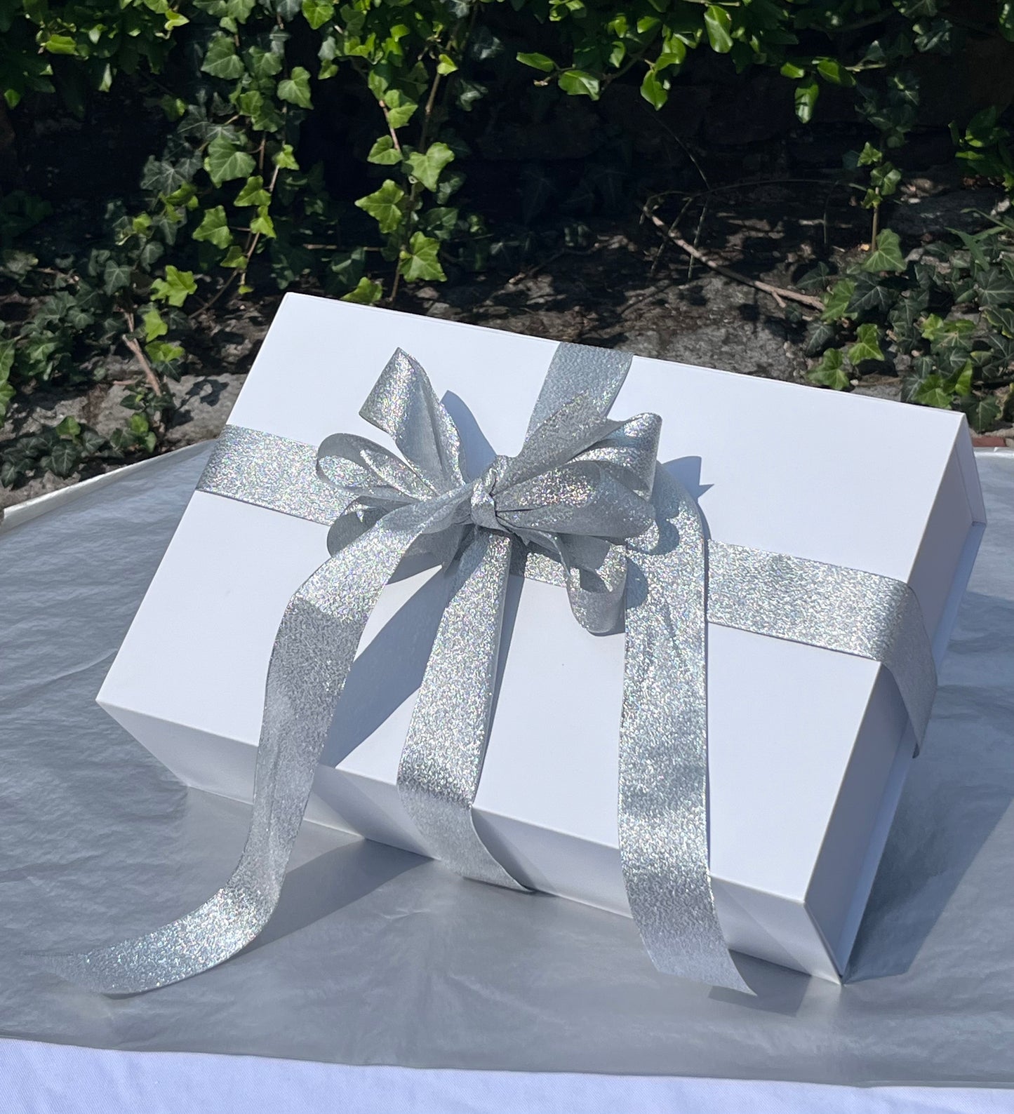 La Coveted Nest Custom Gift Wrap: Black or White Box